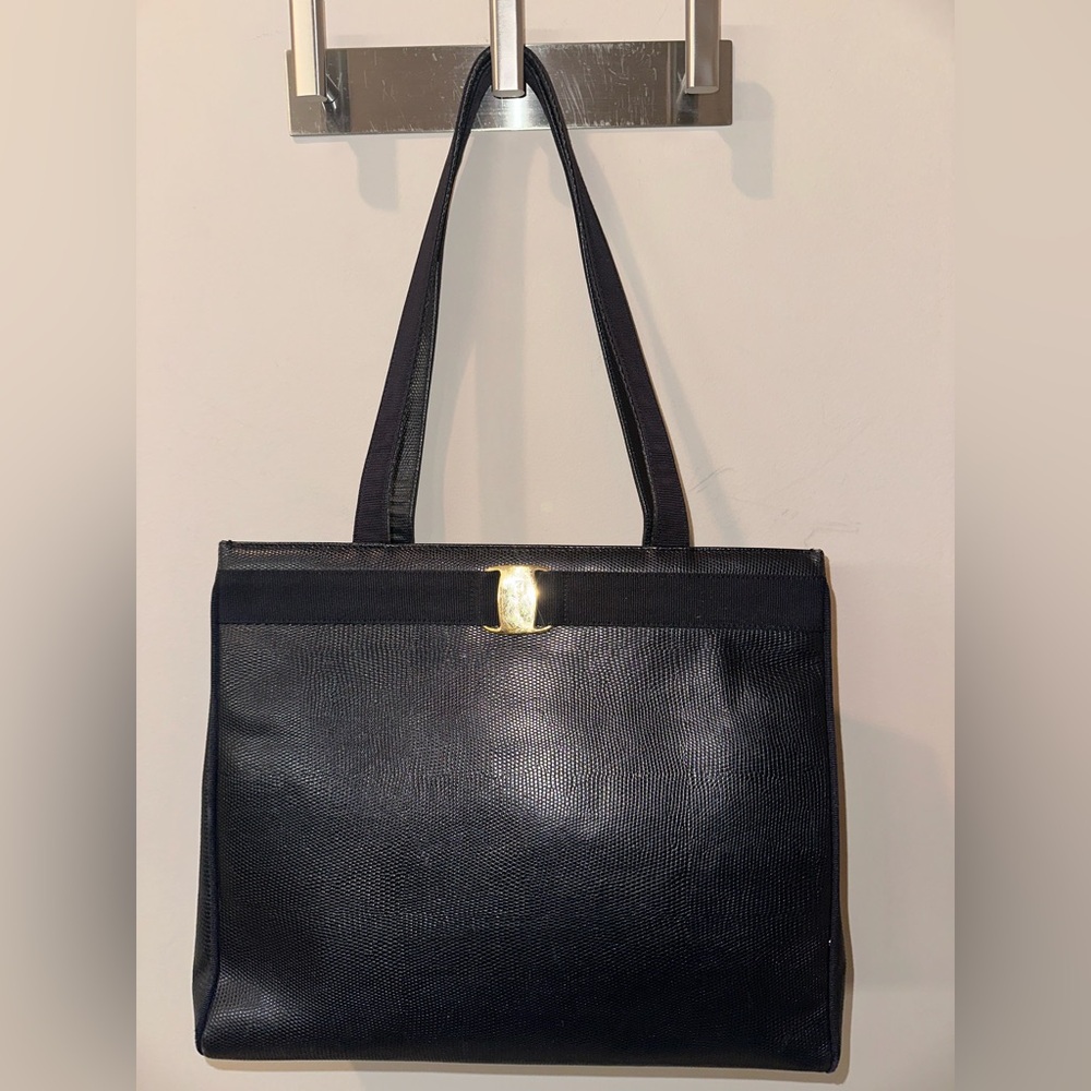 Salvatore Ferragamo Lizard Embossed Vara Bow Tote + Matching Wallet | 2 Pieces - Picture 14 of 16